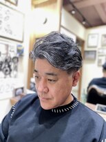フォーコーナーズ(Four Corners)&nbsp;大人スキンフェードツーブロック刈り上げマンバン30代40代