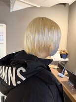 派手髪・ハイトーンカラー・デザインカラー・ブリーチ専門美容室&nbsp;ブロンドブロンドカラーホワイトブロンド抜きっぱなしブリーチ