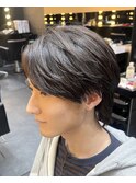 ナチュラルセンターパート×輪郭引き締めメイク
