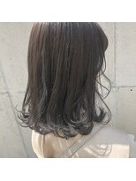 ユノ(juno) 外ハネダークグレージュ