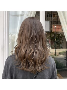 サンクチュアリ ウィズエデン 京橋店(Sanctuary with eden) グレージュ×ロングレイヤー◎