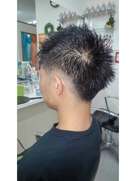 スタジオ ラディッシュ フェードカット