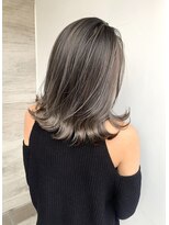 トルネード(TORNADO) プラチナグレージュハイライトレイヤーボブn130