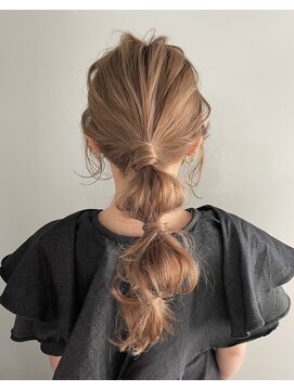 アスター(astar) 【astar】簡単アレンジ　ゆるふわポニー