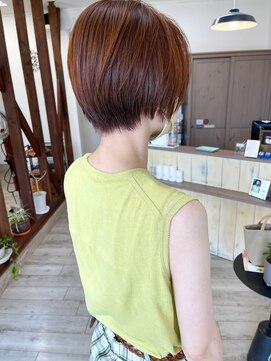 ヘアー アトリエ アンジー(Hair Atelier Angee) オレンジカラーのショートヘア