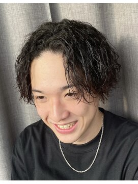 ザ オーダー(THE ORDER) ツイストスパイラルパーマ波巻きスパイラルパーマセンターパート