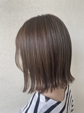 グランドウシワカマル(GRAND ushiwakamaru) 大人ハイライトグレージュボブ