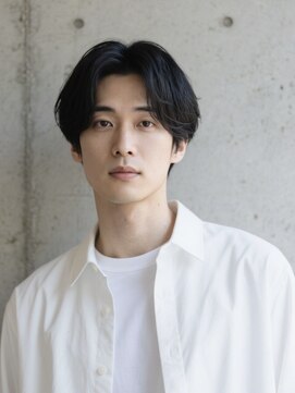 エイチ メンズ(H) センター分けメンズ七三分け髪型ショートサーフカールパーマ