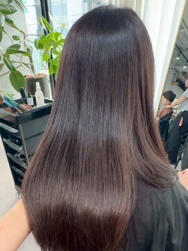 ルスリー 横浜店(Lsurii) 暗めカラー/デザインカラー/髪質改善縮毛矯正/白髪染め/横浜駅