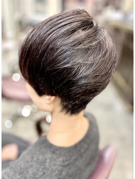 丸みくびれマッシュショート/黒髪/ハンサムショート/50代/