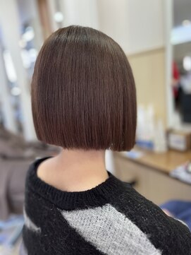 コア フィール ア デイ(COIFFURE A DAY) 【ぱっつんボブ】M3Dサラツヤメニュー