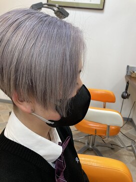 ピアス ハンサムショート