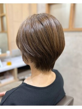 ロッカ(ROCCA) グレージュ明るめブラウン×丸みショート