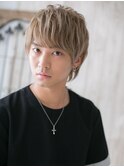 プラチナカラーでモテ髪のサイドパートショートC
