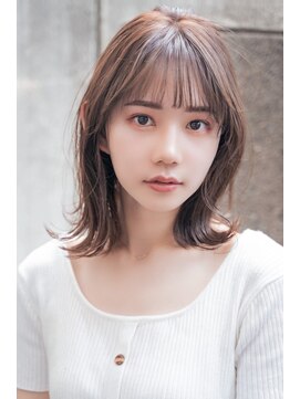 エイミー(Aimee) Aimee 10代20代30代 ニュアンス外ハネ×モカベージュ