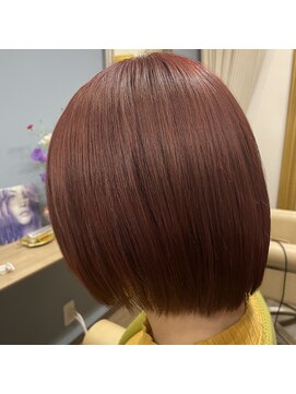 ビキ(BIKI) ミディアムボブ×ピンクウォームブラウン