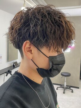 エルマーク 京橋(L-MARK) スパイラルパーマツイストパーマアップバング短髪メッシュ