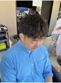 緩めツイストスパイラルパーマ メンズマッシュ 刈り上げ