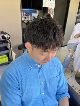 アイズ 海老名(AIZU) 緩めツイストスパイラルパーマ メンズマッシュ 刈り上げ