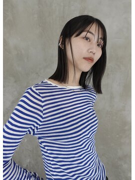 ヘルベチカ・ヘア(Helvetica hair) ミディアムヘア/ロブ/切りっぱなし/切りっぱなしボブ/前髪あり