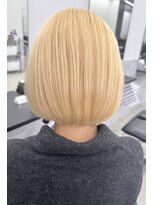 エゴル ナゴヤサカエ(ENGOL NAGOYA SAKAE)&nbsp;新美蓮/ベージュ/ハイトーンボブ/ブロンド/抜きっぱなし