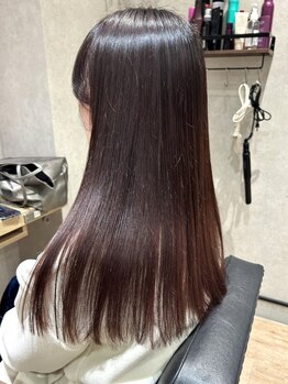 ビアンコ カーロ 二子新地店(Bianco caro)の写真/≪まっすぐでも、抜け感を。≫髪質に合わせた計算ストレートで、ナチュラルな動きを演出。