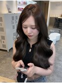 韓国ヘアロングレイヤーカットミルクティーベージュ前髪カット