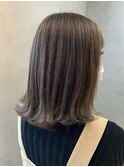 ベージュカラー×切りっぱなしボブ