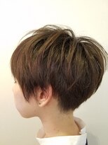 オッジヘアー(Oggi hair) 女性らしいフォルムのショートスタイル