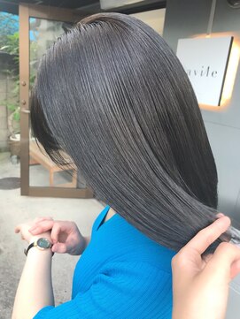 ネイヴィル(navile) 赤みゼロ◎オリーブグレージュ◎