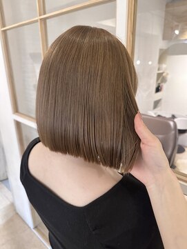 ヘアスペース リズム グリーン(Hair space Rizm green) ミルクティーベージュ