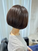 小顔ショートボブ丸みショート×アッシュオリーブ白髪ぼかし