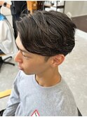 センターパートニュアンスパーマツーブロックメンズマッシュ