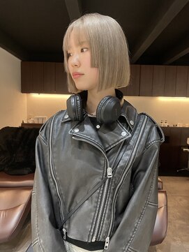 ディーン 豊橋(DEAN) ミルクティーベージュ 切りっぱなしボブ ブリーチ ハイトーン