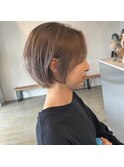 ベージュショートボブ