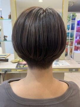 アッシュ 仙川店(Ash) 前下がりショートボブ/30代/40代/50代/メンズライク襟足刈り上げ