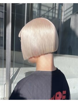 ヲタク(wotaku.) ホワイトミルクティー切りっぱなしボブ抜きっぱなしブロンド