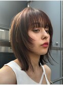 顔周りレイヤーカットくびれヘアミルクティーベージュカラー