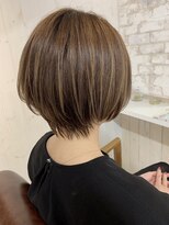 毛束感が可愛いクラシカルショート
