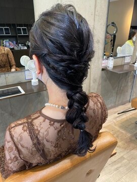 ヘア ルーナ バイ アプリーレ(hair lune by Aprire) 編みおろしローポニーアレンジ結婚式二次会10代20代30代