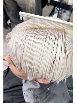 モニカ 原宿店(MONIQA) 白