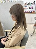 オリーブベージュ