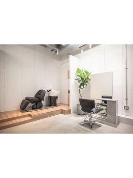 経験豊富なスタイリストがマンツーマン施術で最初から最後まで担当◎お客様1人１人に寄り添います＊