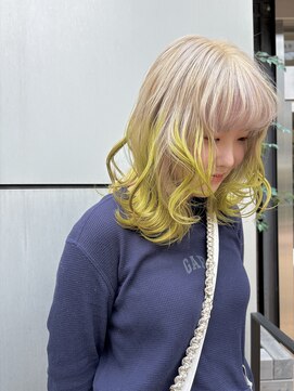 アクトジャパン グランドセントラル 博多リバレイン店(ACT JAPAN GRAND CENTRAL) White×Green