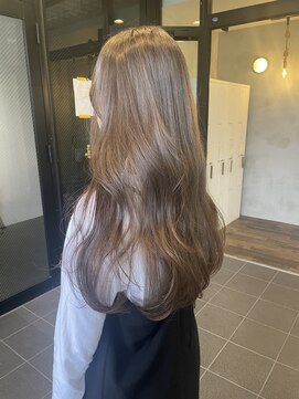 ジルバイジゼル(JILL by GiseL) ロング　ケアブリーチ　顔周り　グレージュ　10代20代