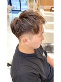 メンズショート刈り上げフェードベージュブリーチメッシュカラー