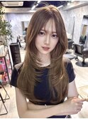 オリーブカラー×レイヤーカット