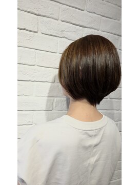 ヘア スパ ビューティー エールフォルム(HAIR SPA BEAUTY YELLFORME) ショートボブ×ツヤ感ハイライト