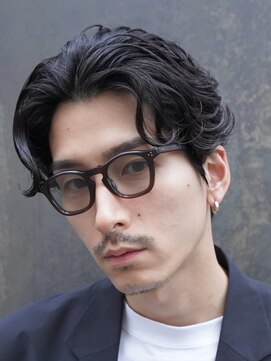 レタッチバイフィフス(RETOUCH by fifth) センターパート×ルーズパーマ