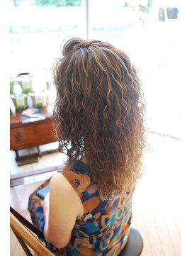 ベル(BELL) スパイラルパーマにハイライト☆【BELL桜新町/用賀】